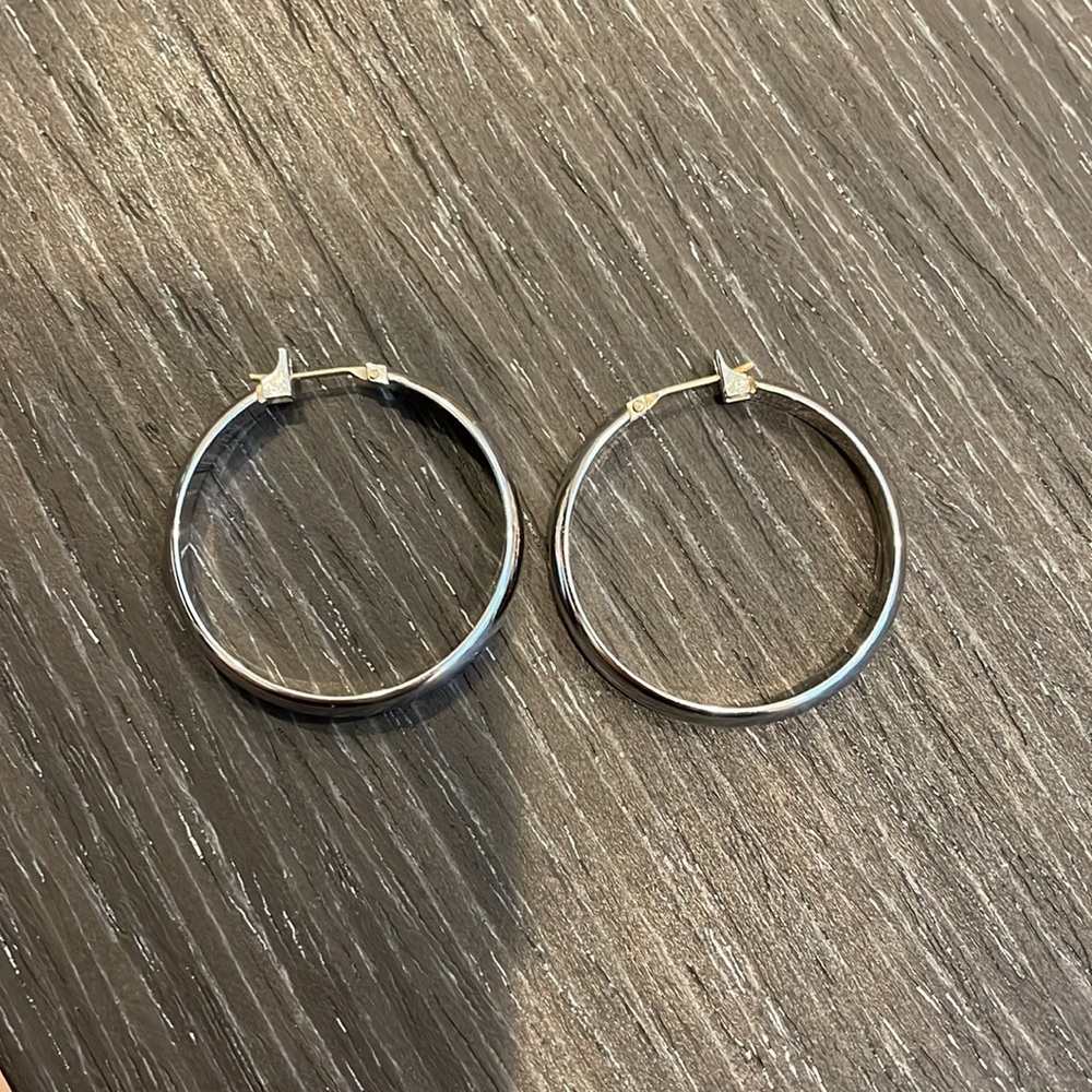 Hoop earrings. Approx 1 inch